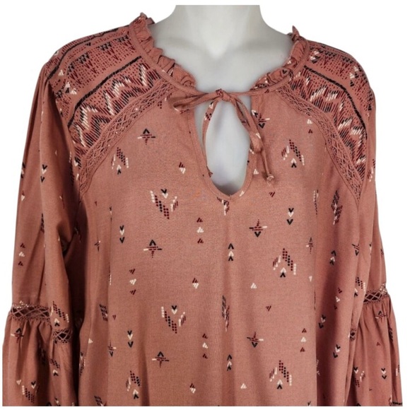 Maurices Mauve Aztec Patterned Ballon Sleeve Blouse (Size: Medium) - Picture 5 of 16